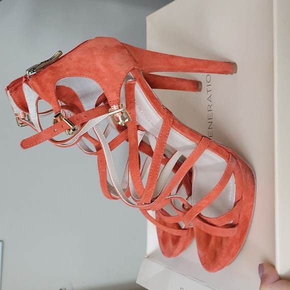 BCBG shoes - Picture 4 of 4